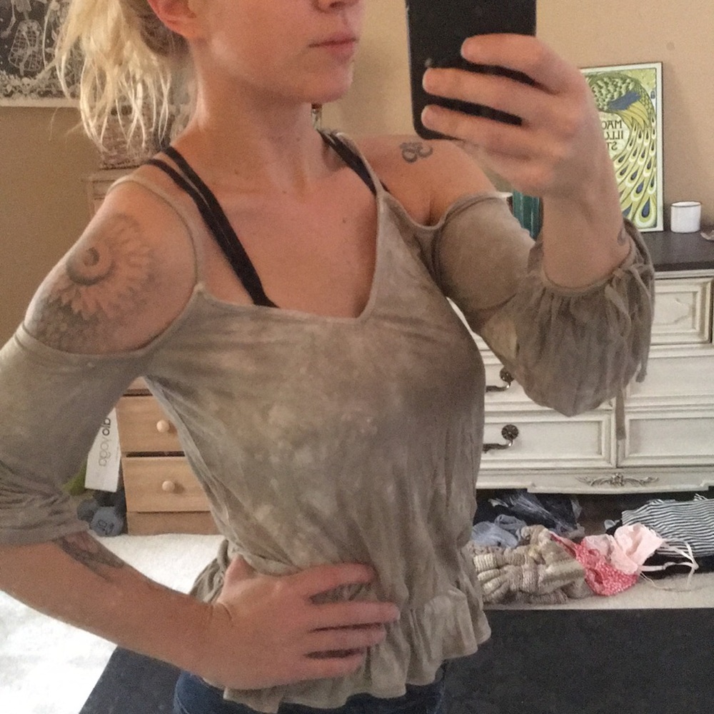 AE Cold Shoulder Shirt NWOT